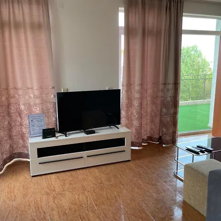 Spacious 1-bedroom On The 6th Floor Apartment *